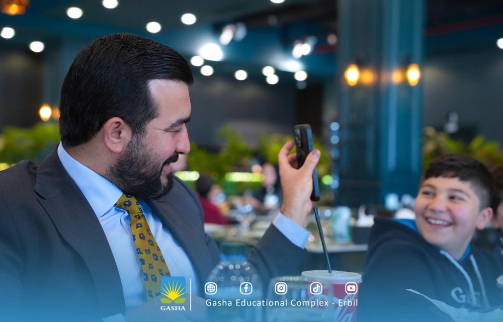 سەرۆکی دامەزراوەی گەشە پێشوازی لە کۆمەڵێک لە خوێندکارە نازدارەکانی گەشە دەکات